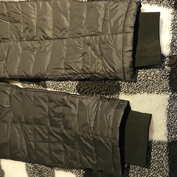 Black puffer pants - Picture 2 of 3